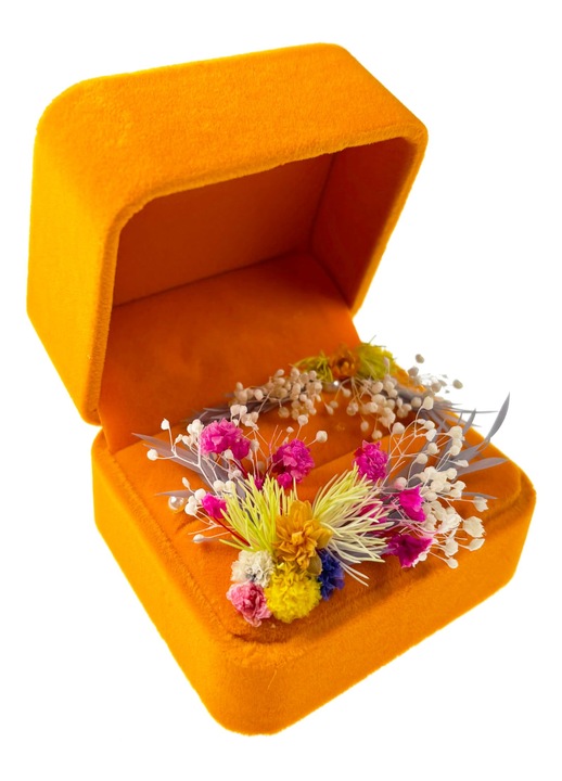 Cutie inel catifea cu flori conservate, handmade, 7.5x6.5x5.5cm