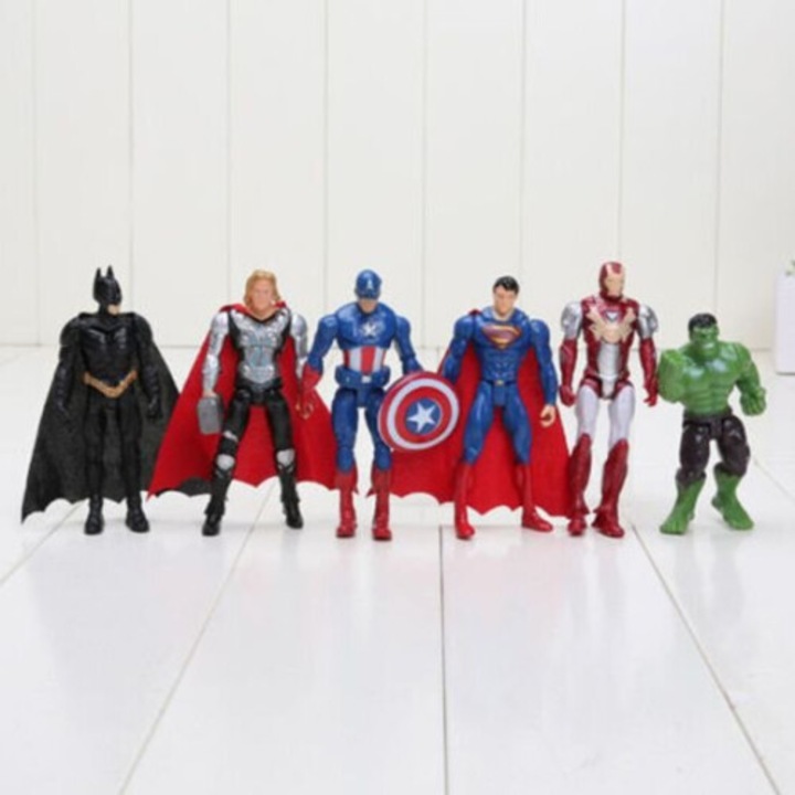 Set 6 figurine supereroi Avengers Spiderman Hulk multicolor