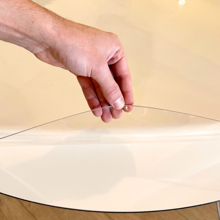Átlátszó kerek asztalterítő Ø 120 cm – Vastagság 2 mm – Fazettált élekkel – Olajálló – Műanyag