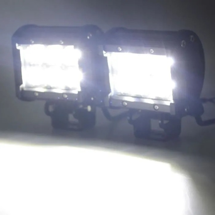 Set 2 Proiectoare LED Cree 18W 30° Multitensiune Offroad 4x4 4WD ATV