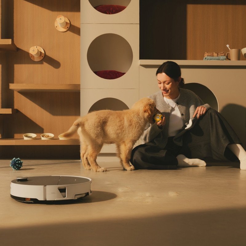 Aspirator robot Roborock Saros 20 Sonic Complete, 65 W, 36.000 Pa, 228 ml/2,7 l, AdaptiLift 3.0, RetractSense LiDAR cu Reactive AI 3.0, Autonomie de 190 min, Alb