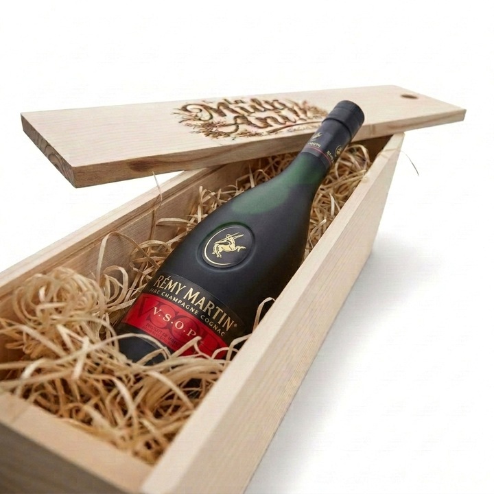 Pachet Cadou Cutie Lemn Personalizata Coniac Remy Martin VSOP 40%, 0.7L