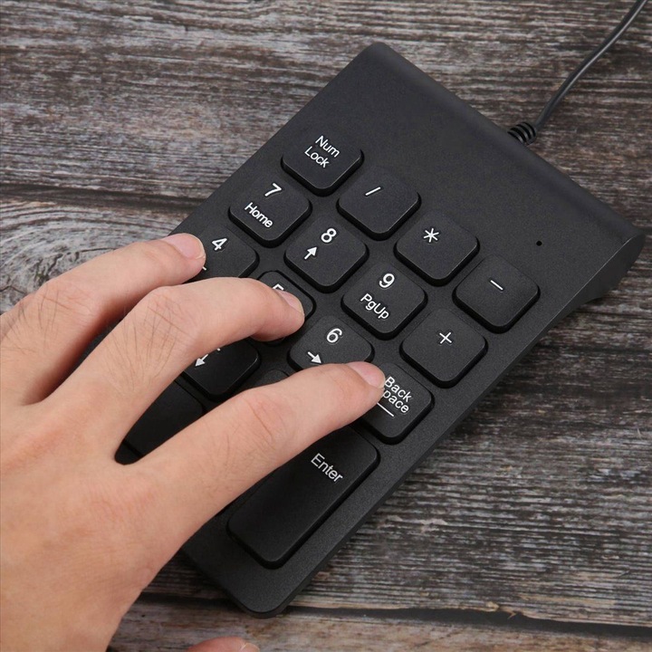 Vezetékes USB numerikus billentyűzet 18 gombos fekete 13.4x8.5x2.2cm 5 darabos készlet