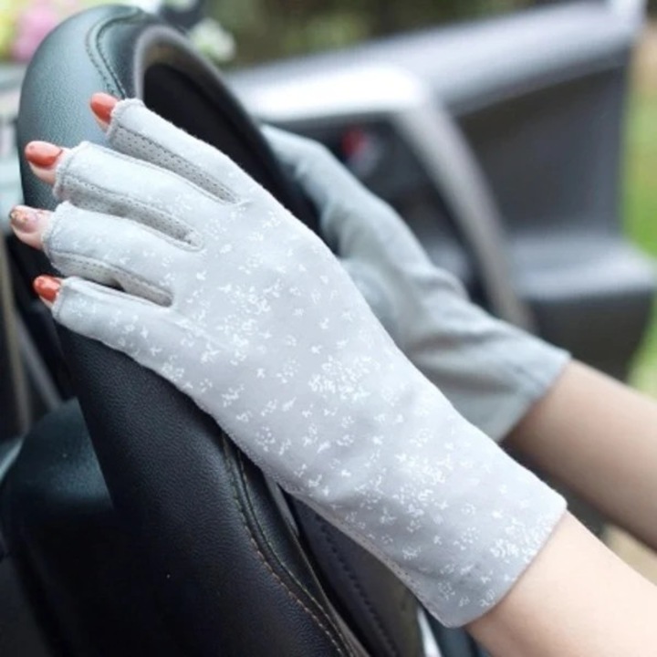 Manusi dama jumatate degete din bumbac, antialunecare cu granule siliconate, respirabile si subtiri, protectie UV, absorbante de transpiratie, Gri, Marime unica