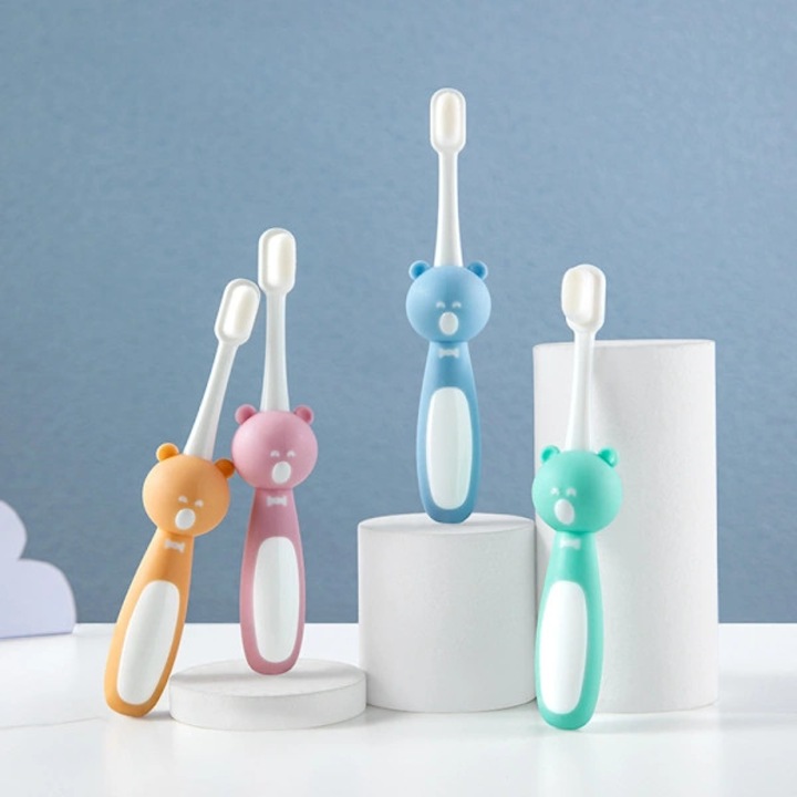 Set 4 bucati, Periute de dinti Mikro Nano, extra moi, peste 20.000 peri micro-nano pentru curatare profunda, maner din silicon alimentar, fara BPA, cu design ursulet, Multicolor