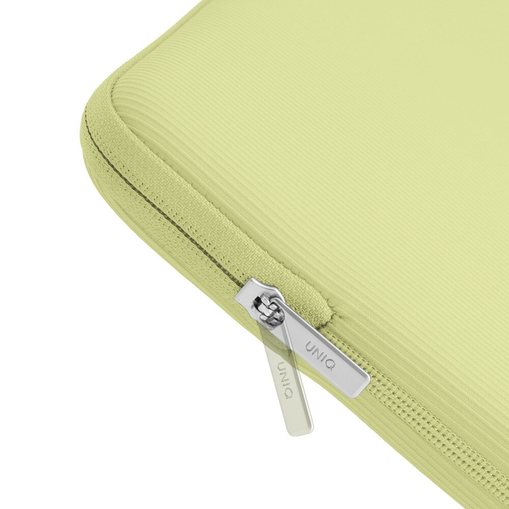 Husa din neopren UNIQ Cyprus Ridge Edition compatibila cu laptop 13 inch, Waterproof, Lime