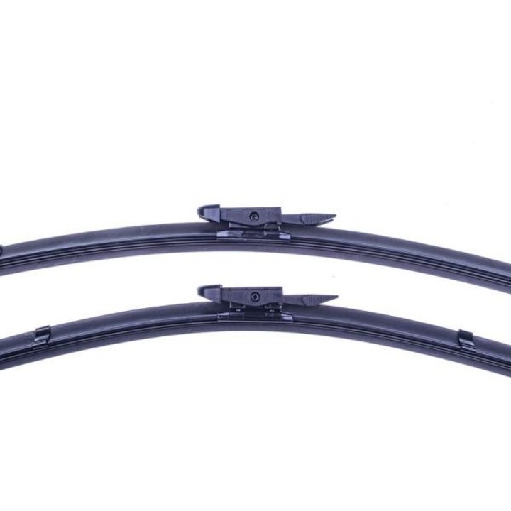 2 darabos készlet, Denckermann V11000135 ablaktörlő lapátok, dedikált ablaktörlő lapátok Ford Kuga III (DFK) és MG 6 szedánhoz, első, utángyártott OE minőség, Fekete