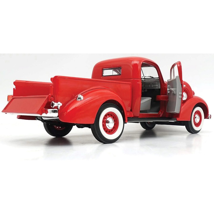 Studebaker Coupe Express 1937 1/18 Lucky Die Cast Road Signature autómodell
