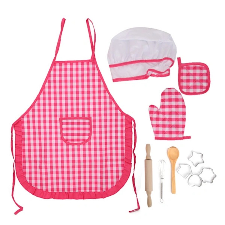 Set bucatarie copii 11 piese rosu in carouri, material textil, lemn, fier, 3+ ani