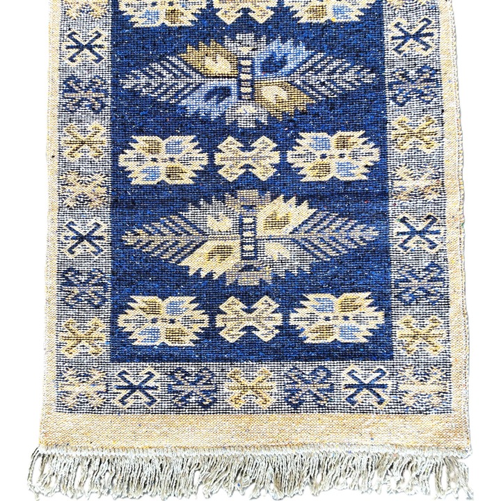 Covor tesut - Decor traditional, 60x90 cm, fond albastru si nuante de crem – 011