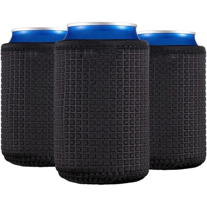 Set 4 bucati, husa termoizolanta pentru doze (suport izolat) din neopren, cu suprafata texturata anti-alunecare si protectie impotriva condensului, negru, pentru 330 ml