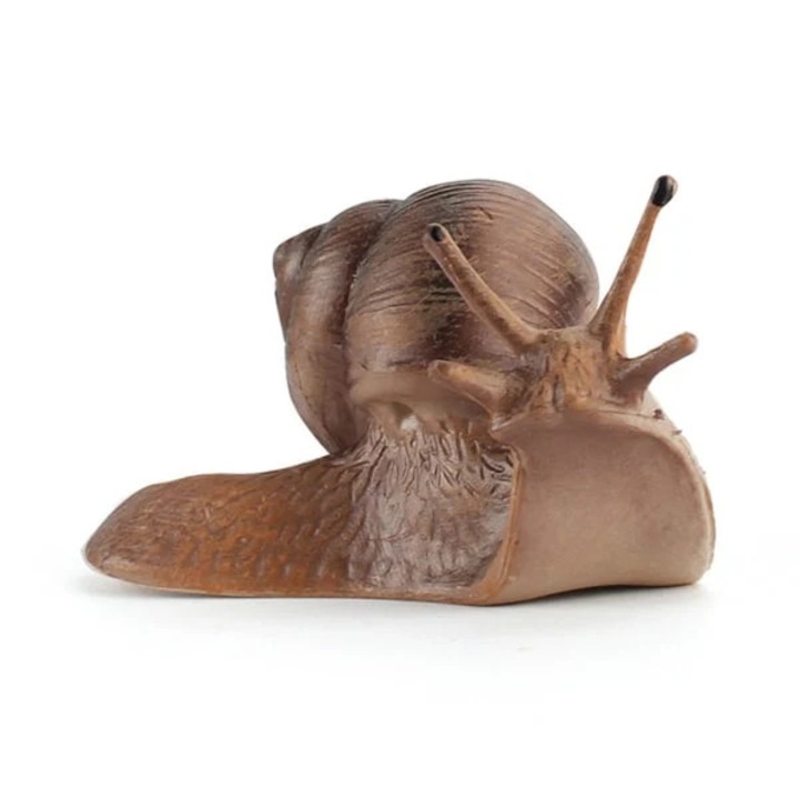 Dekoratív PVC figura/dísz, valósághű csiga modell, részletes kidolgozás, barna, 9 x 3.5 x 4.5 cm, 1 db