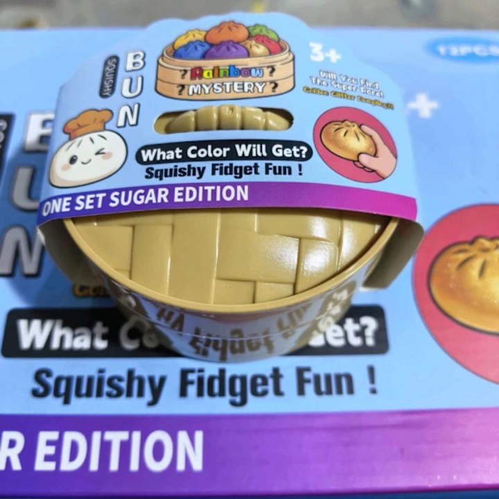 Jucarie squishy fidget Curcubeu Misterios Editia Sugar, мека и пресована, холографска с блясък, Многоцветна, 1 брой