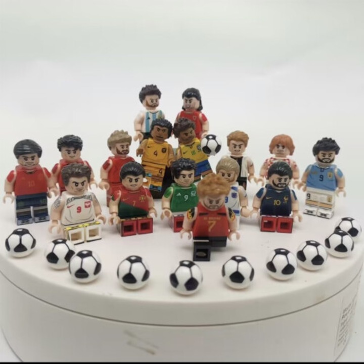 Set 16 bucati, figurine jucatori de fotbal Cupa Mondiala, din ABS, compatibile cu LEGO, inaltime aprox. 4.5 cm, cu mingi de fotbal, Multicolor