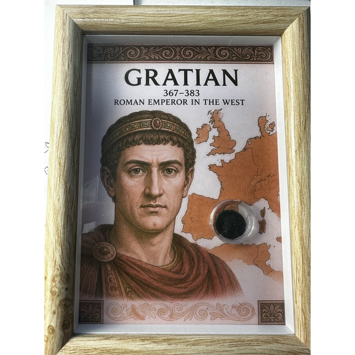 Tablou elegant, dimensiuni 14.8x 19.8 cm, ce contine o moneda autentica din timpul imparatului roman GRATIAN ( 367-383 ) prezentata intr-un design artistic inspirat din stilul roman antic