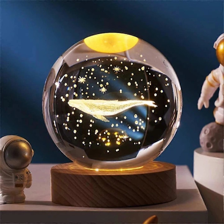 Glob de cristal 3D sistem solar, LED, suport lemn, 8cm diametru