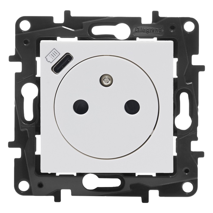 Контакт Legrand Niloe Step с USB зарядно тип C бял 2P+Z 16A