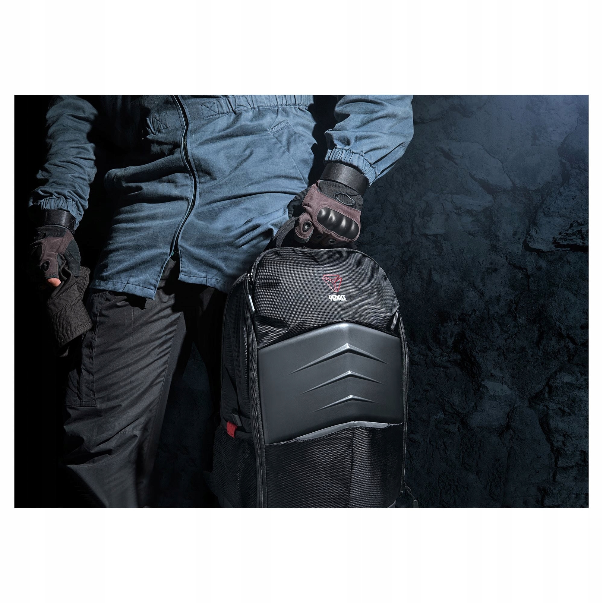 Yenkee, Rucsac pentru laptop din poliester 1680D, compatibil 15,6'', cu fronta intarita hard shell si 3 compartimente, model SHIELD, Negru/rosu, 48x32x16 cm
