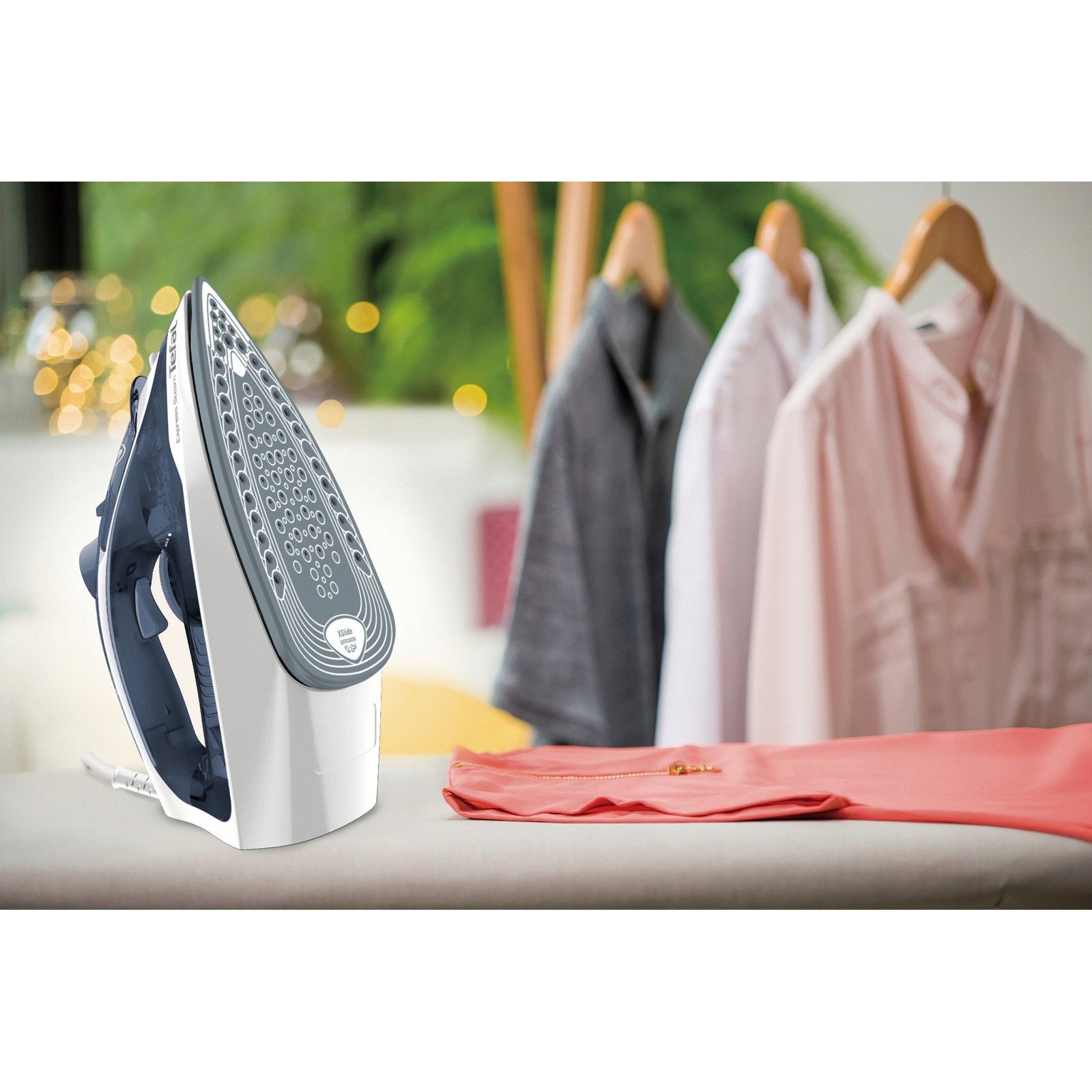 Fier de calcat cu aburi Tefal Express Steam, ceramic, alb-albastru, 2400W, 270ml