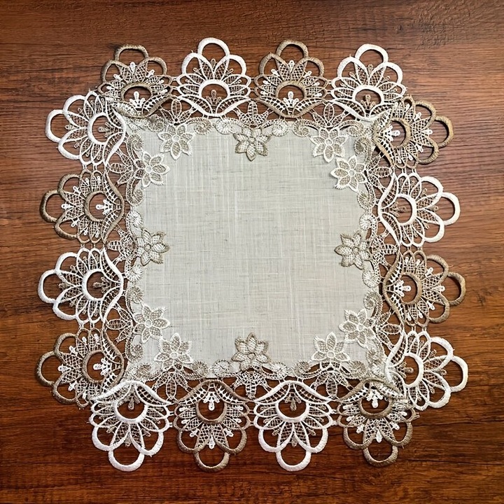Asztalterítő, 42x42cm, poliészter, csipke, fehér