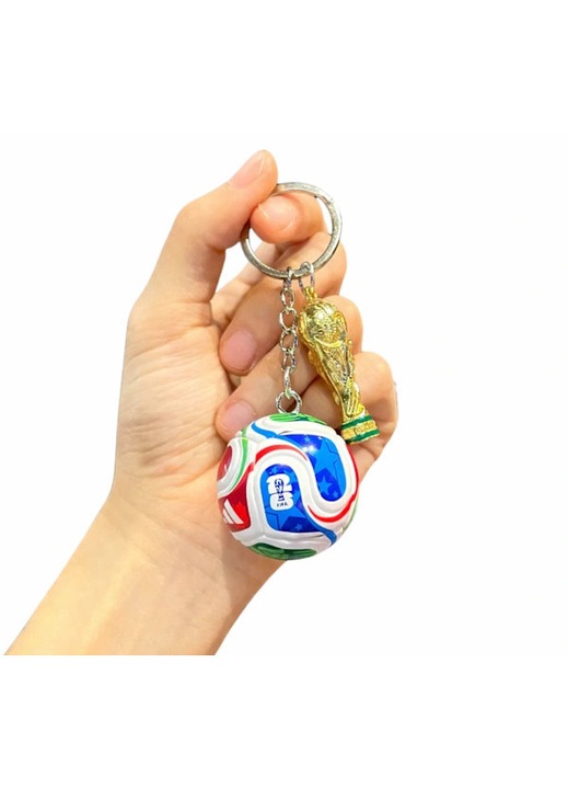 Breloc metalic trofeu fotbal auriu mediu 9x2cm 16g