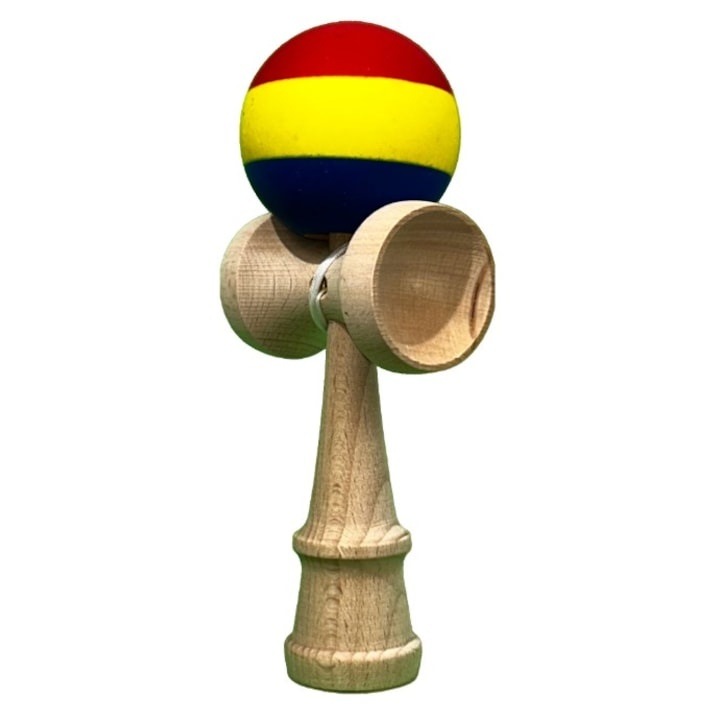 Kendama profesionala din lemn cu rubber grip, model tricolor rosu galben albastru, joc de indemanare si coordonare, 18 cm