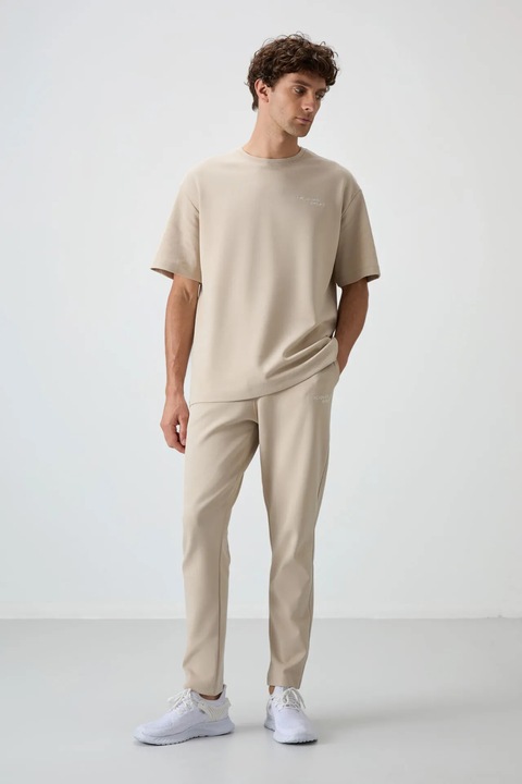 Set Activ Supradimensionat TommyLife, Tricou cu Maneca Scurta si Pantaloni Asortati, Bej Natural, Bumbac-poliester