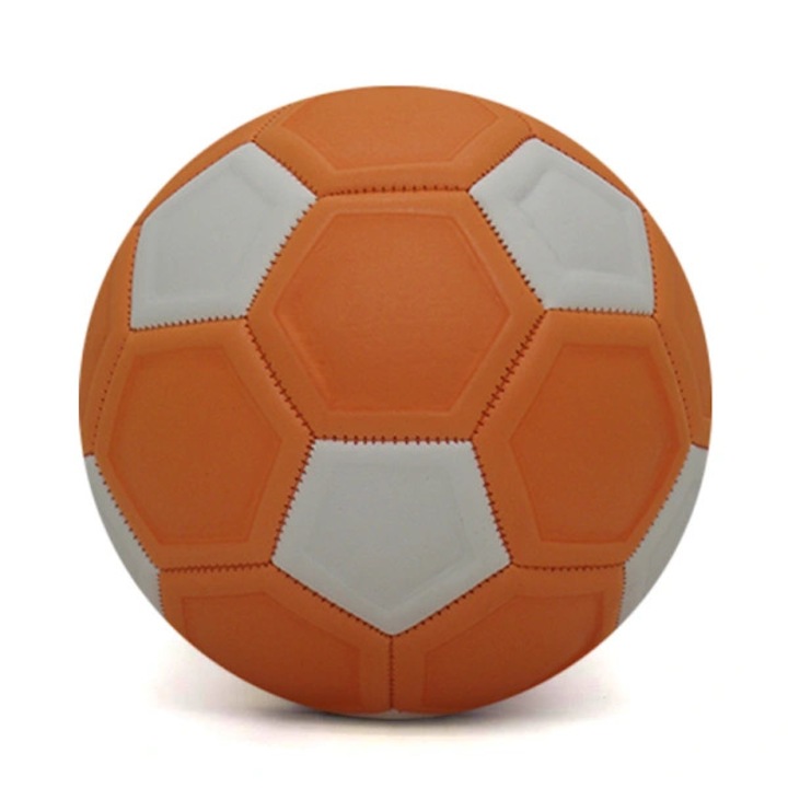 Hatszögletű futball labda, ívelt hatású, belső kamrával, standard méret