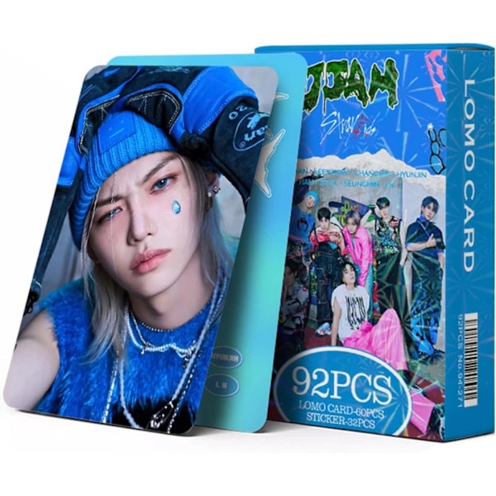 Комплект фотоалбуми Stray Kids, 60 карти, 32 стикера, многоцветен, 8.9x5.8x1.9см