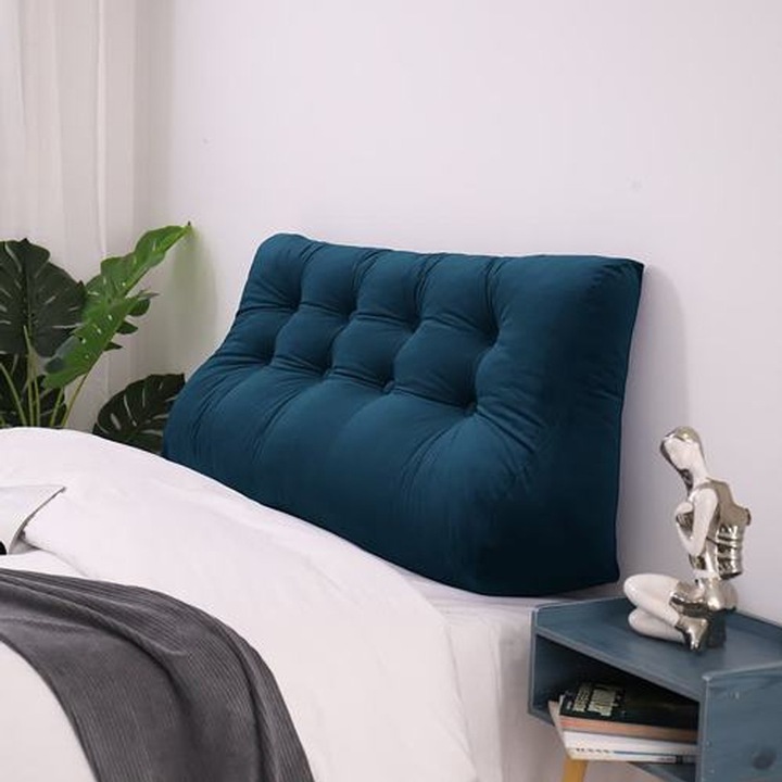 Perna Pillow Palette Velvet, bársony háromszög alakú támasztópárna, steppelt, oldalsó zsebekkel, gránátvörös, 120 cm