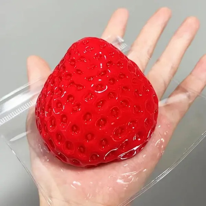 Комплект от 30 броя, Squishy играчки ягода против стрес, меки, с бавно възстановяване, мочи текстура с бял топинг, Червен