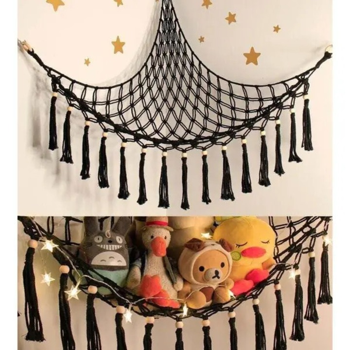 Plüssjáték függőágy, pamut makramé tárolóháló, sarokba illő háromszög kialakítás, kampókkal és csavarokkal együtt, 105x105x140 cm, fekete, 1 db