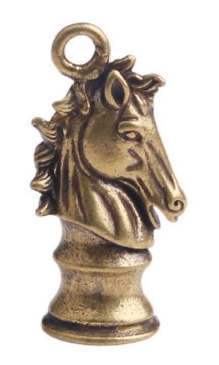 2 darabos szett, Sárgaréz kulcstartó medál kínai sakkfigura stílusú lóval, Szerencsehozó amulett, Arany