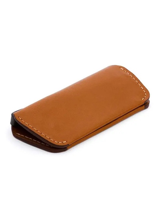 Organizator de chei, port-chei din piele naturala certificata, slim, capacitate 2-4 chei, inchidere magnetica, design bifold, cu bucla pentru cheie auto, Editia a II-a, Cognac
