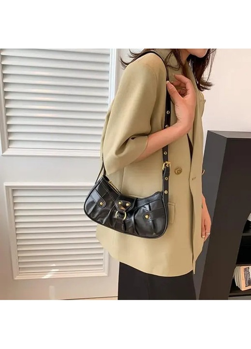 Чанта полумесец crossbody от екологична кожа, с метални нитове и плисиран вид, Y2K стил, регулируема презрамка, черна, 26x14x6 см