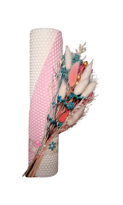 Lumanare botez fetita, decorata cu flori naturale uscate, roz bombon, 26 cm