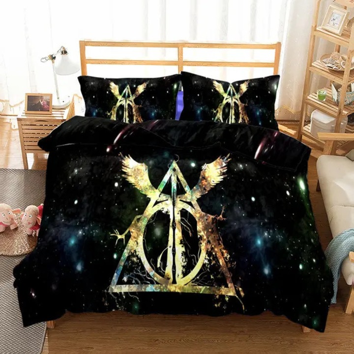 Harry Potter School of Magic paplanhuzat + párnahuzat szett, 3D digitális nyomtatás, puha és tartós anyag, belső hurkok a rögzítéshez, Többszínű, 2 részes, Egyszemélyes 135x200 cm, 1 x 50x75 cm