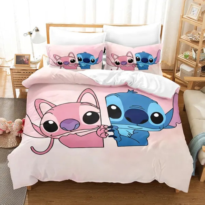 3 részes paplanhuzat szett, Stitch ágynemű, 100% poliészter mikroszálas, légáteresztő és rejtett cipzárral, rózsaszín/kék, 135x200 cm, 2 x 50x75 cm