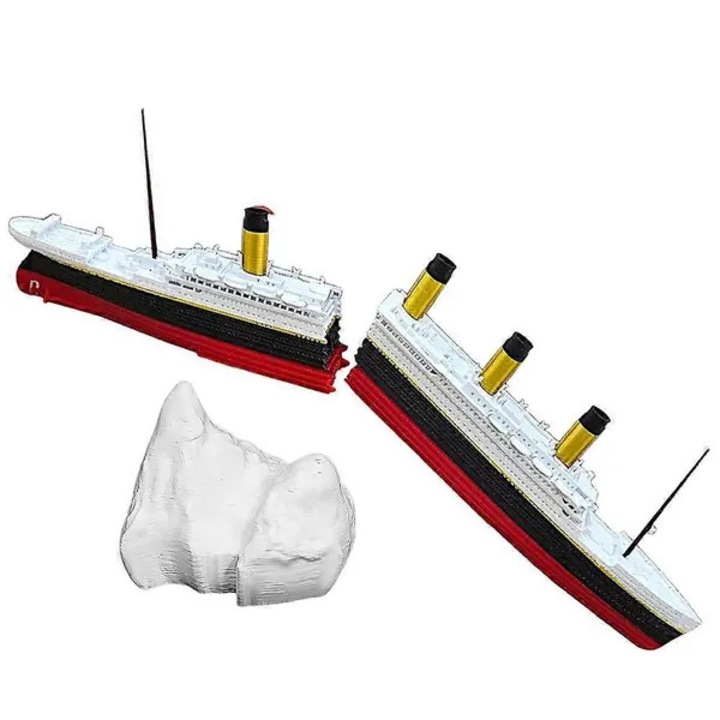 Titanic fürdőjáték, levehető modell, színes, 24x3x4.5cm