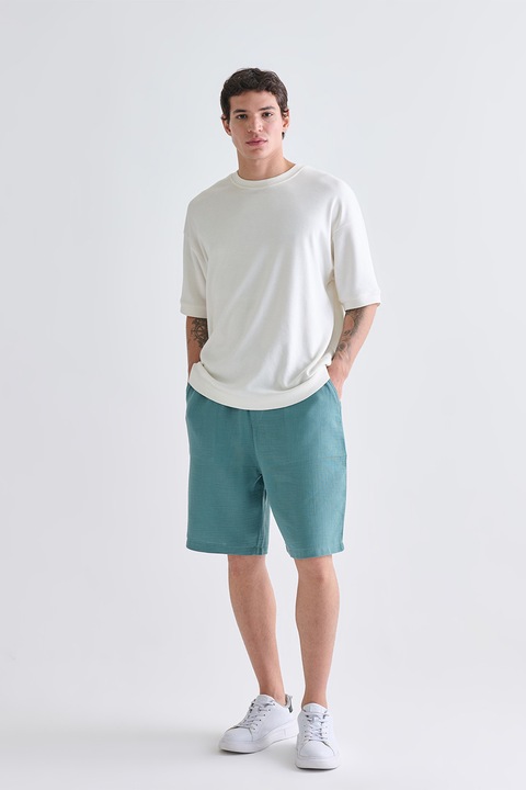 LC WAIKIKI, Pantaloni scurti relaxed fit din bumbac cu buzunar aplicat pe spate, Albastru teal, 34