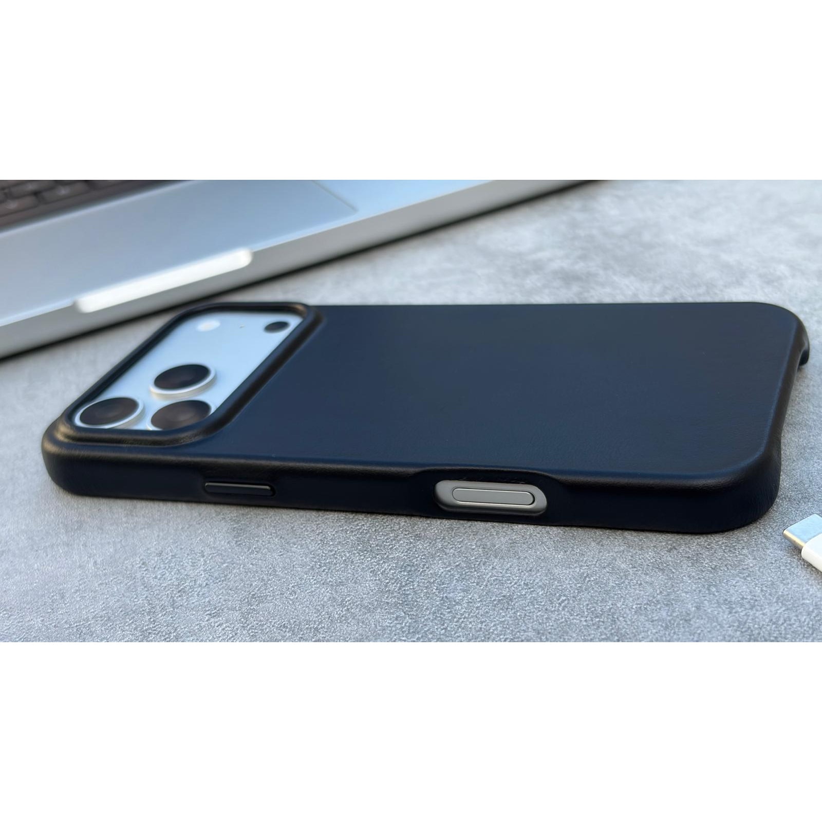 Husa din Piele Naturala Full-Grain pentru iPhone 17 Pro Max - Onyx Black - compatibila Magsafe