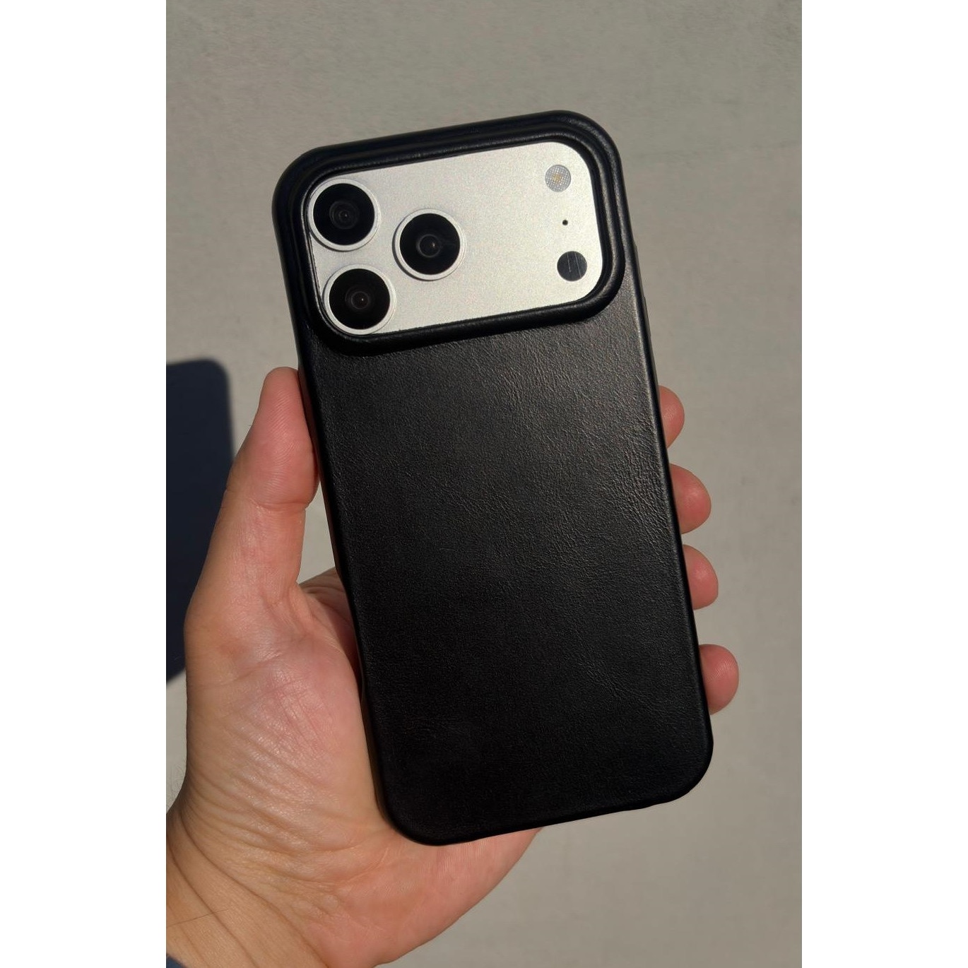 Husa din Piele Naturala Full-Grain pentru iPhone 17 Pro Max - Onyx Black - compatibila Magsafe