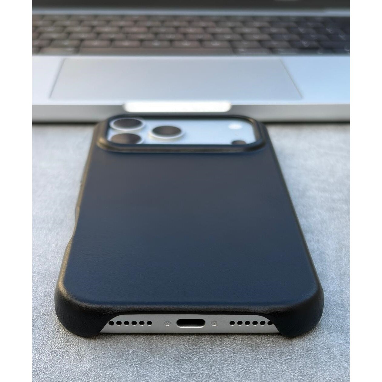 Husa din Piele Naturala Full-Grain pentru iPhone 17 Pro Max - Onyx Black - compatibila Magsafe
