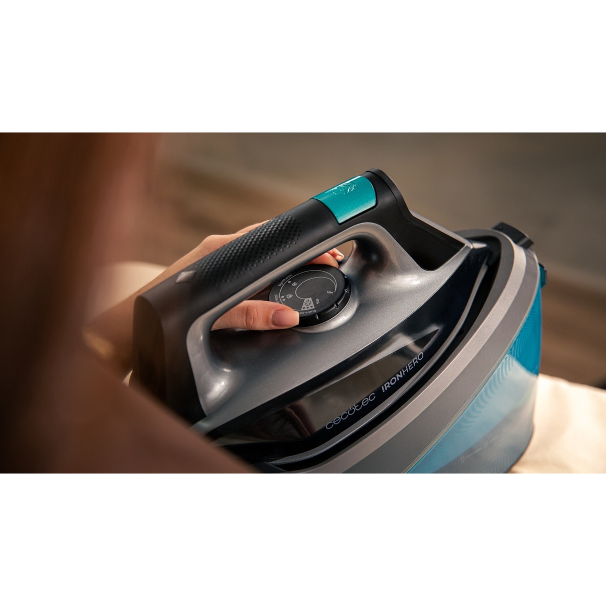 Generator pary CECOTEC IronHero H-2800 Station