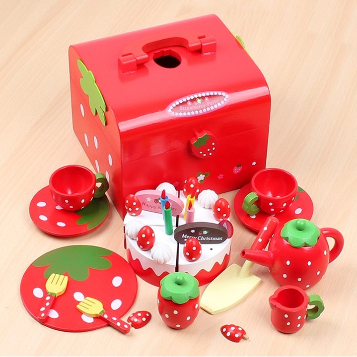 Jucarie lemn Set Servire Ceai si Tort de feliat Strawberry Party