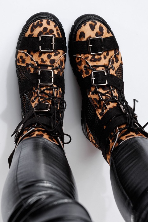 Anisa Animal print