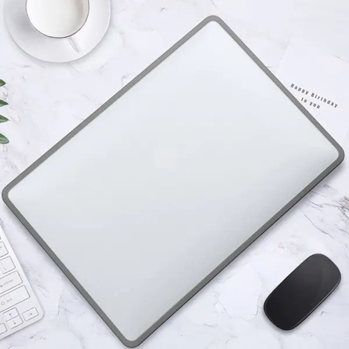 Laptop védőtok 13.6 inch, átlátszó-szürke, összecsukható lábbal