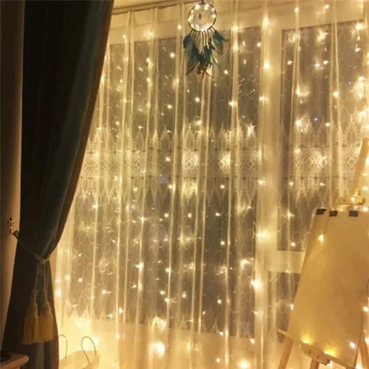 Презареждаема LED гирлянда 3,3x3м, 300 топли светлини, 10 клона, USB, дистанционно управление
