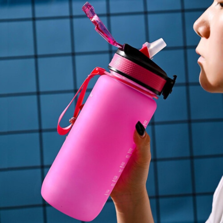 Bidon sport 700ml multicolor cu pai si maner textil