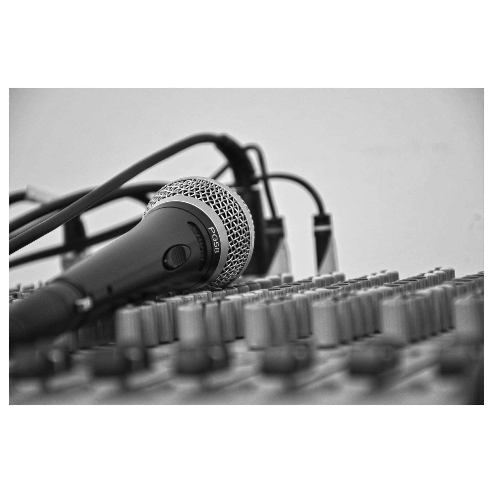 Tablou Canvas Artantida - DJ Mixer 60x40 cm